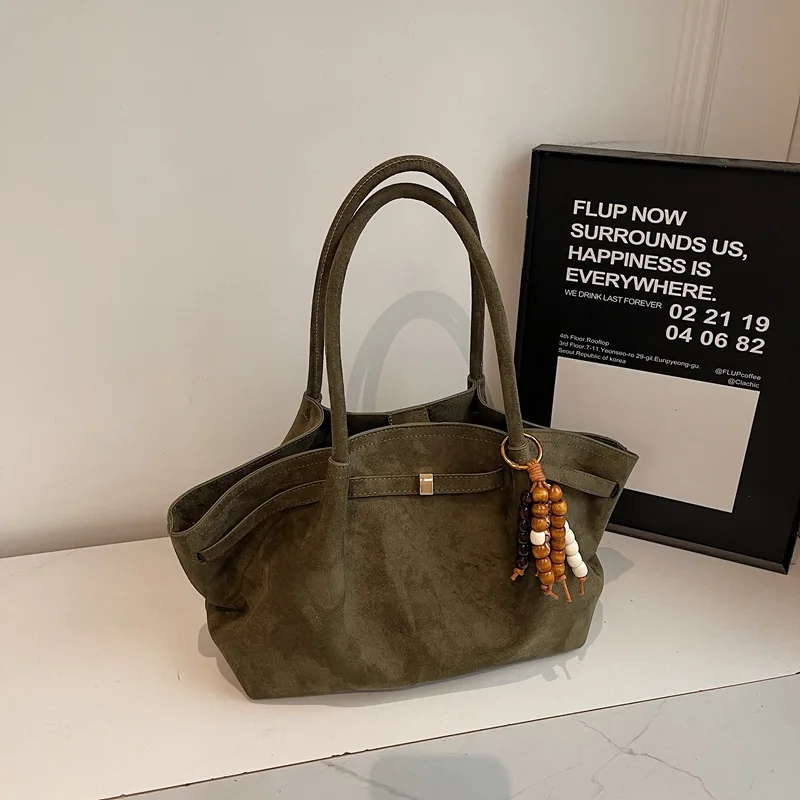 

Новый классический дизайн, минималистичный стиль, большая вместительная сумка, идеально подходящая для повседневных поездок и универсальная для любого случая.