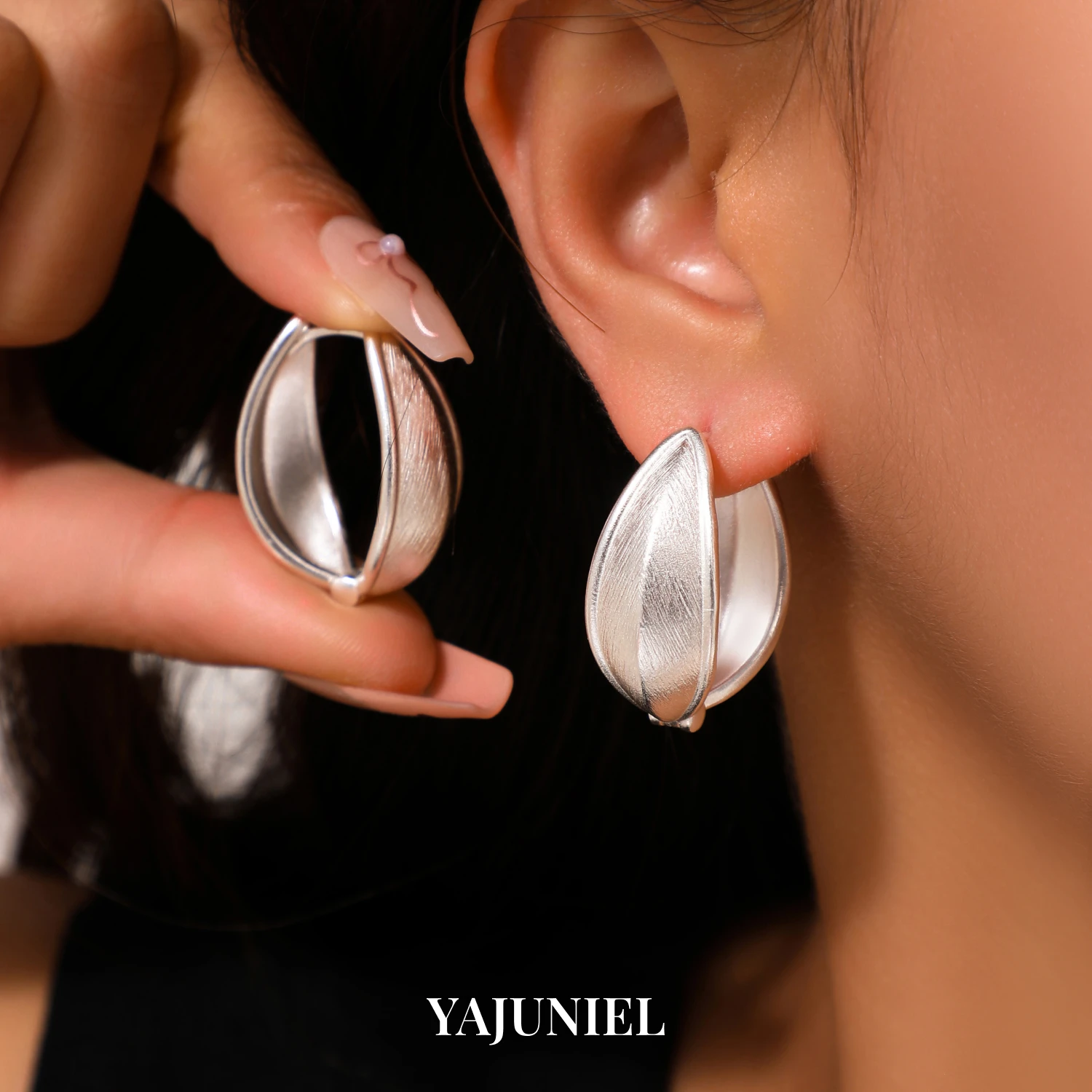 

YAJUNIEL White Gold Plated Leaf Bud Hoop Earrings for Women Hypoallergenic Brass Textured Earrings Statement Jewelry Gift