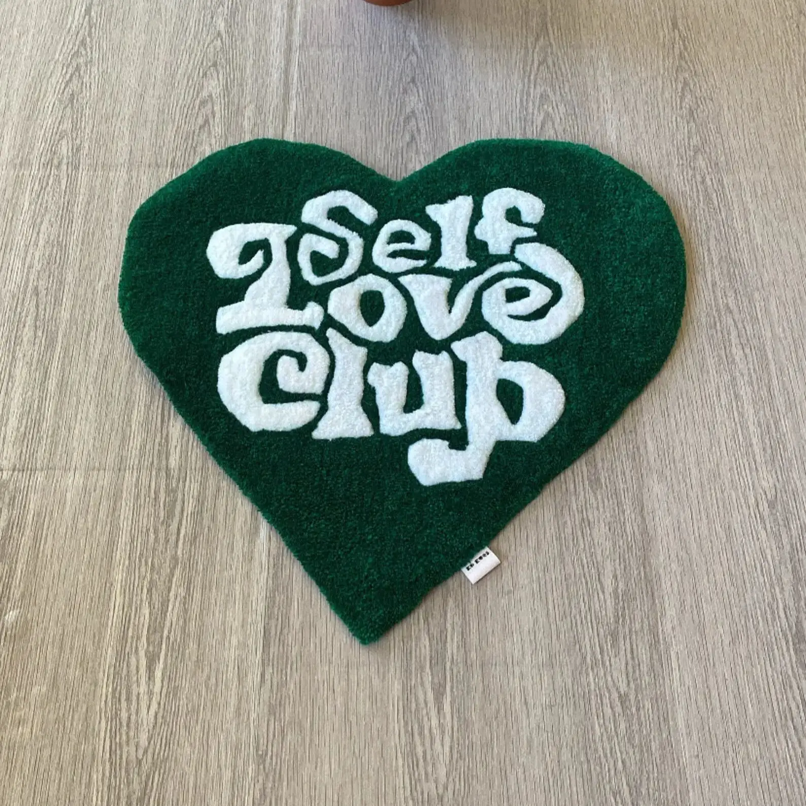 

Green Heart Shaped Carpet With White Heart Letters Decor Area Custom Living Room Non-Slip Soft Flannel Home Bedside Carpet