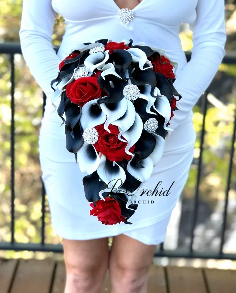 PEORCHID Black Brooch Bridal Bouquet Large White Artificial Cascading Calla Lily Wedding Bouquet Red Black Bridesmaid Flowersi