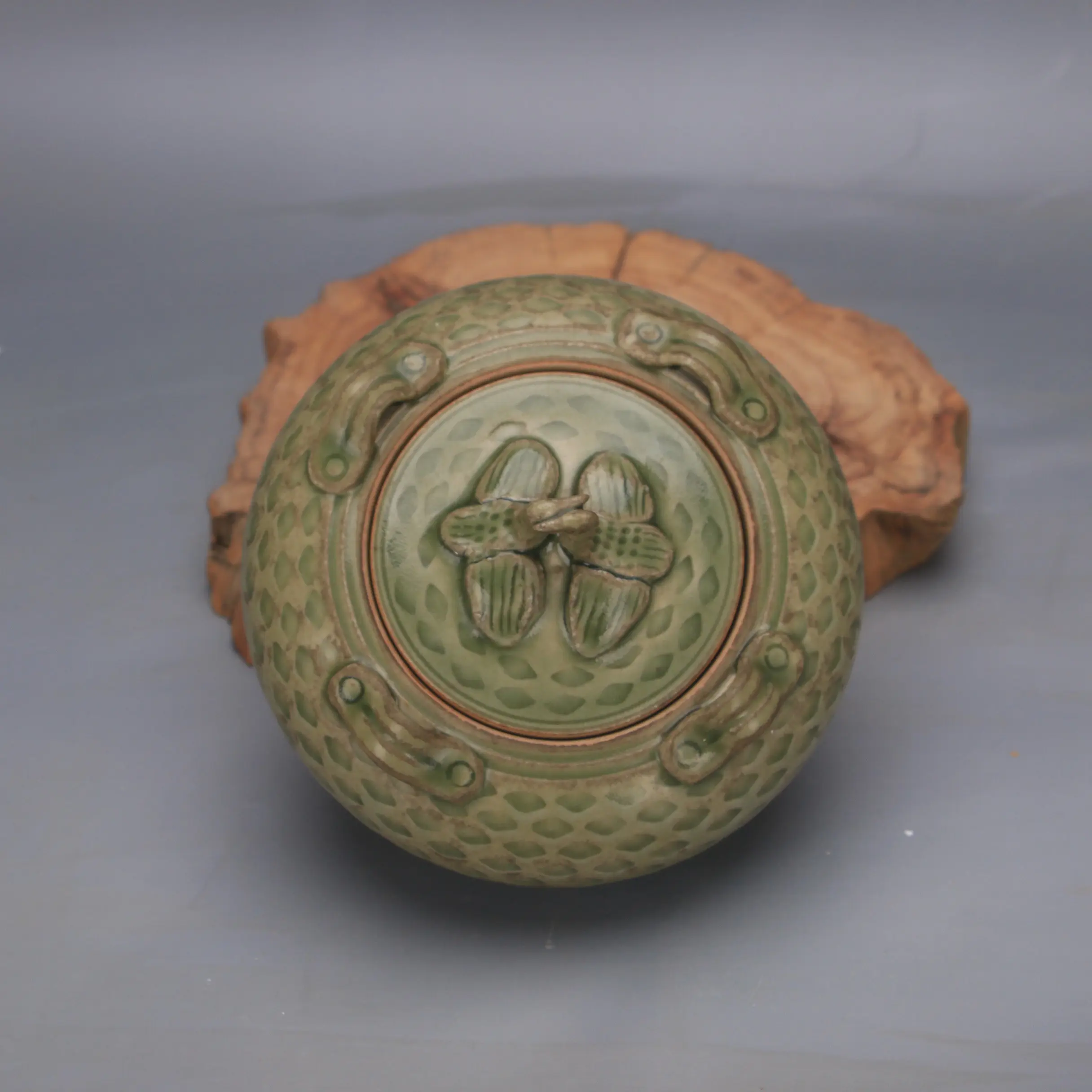 Yue Ware Celadon Carved Swallow Lid Jar Powder Box Handmade Antique Style Ceramic Home Decor Collectible