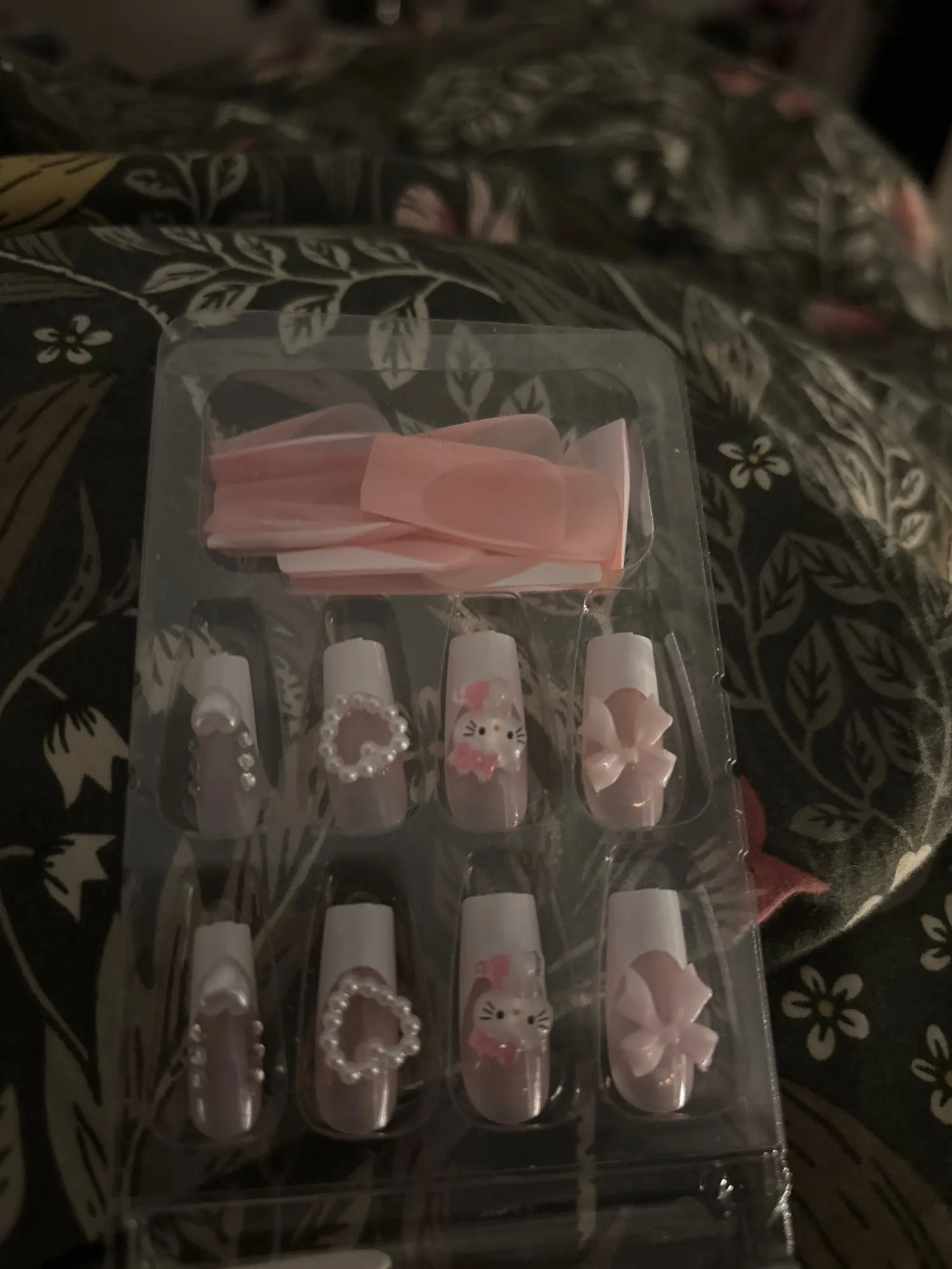 24Pcs 3D Hello Kitty Pearl Bow False Nails Medium Coffin Pink French Fake Nail Patches Y2k Cartoon Wearable Women Press On Nails photo review
