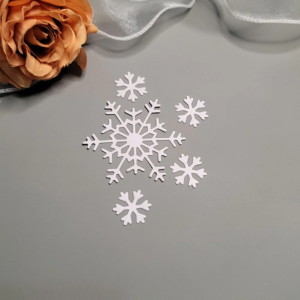 Płatki śniegu Metalowe matryce do wycinania Scrapbook Embossing Snowflake Die Cuts Album DIY Craft Cutting Die Snowflakes Dies