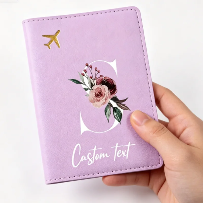 Porte-passeport personnalisé avec nom et initiales - Personnalisation du nom/initiales, idée cadeau pour la Saint-Valentin, livre de passeport facile à nettoyer