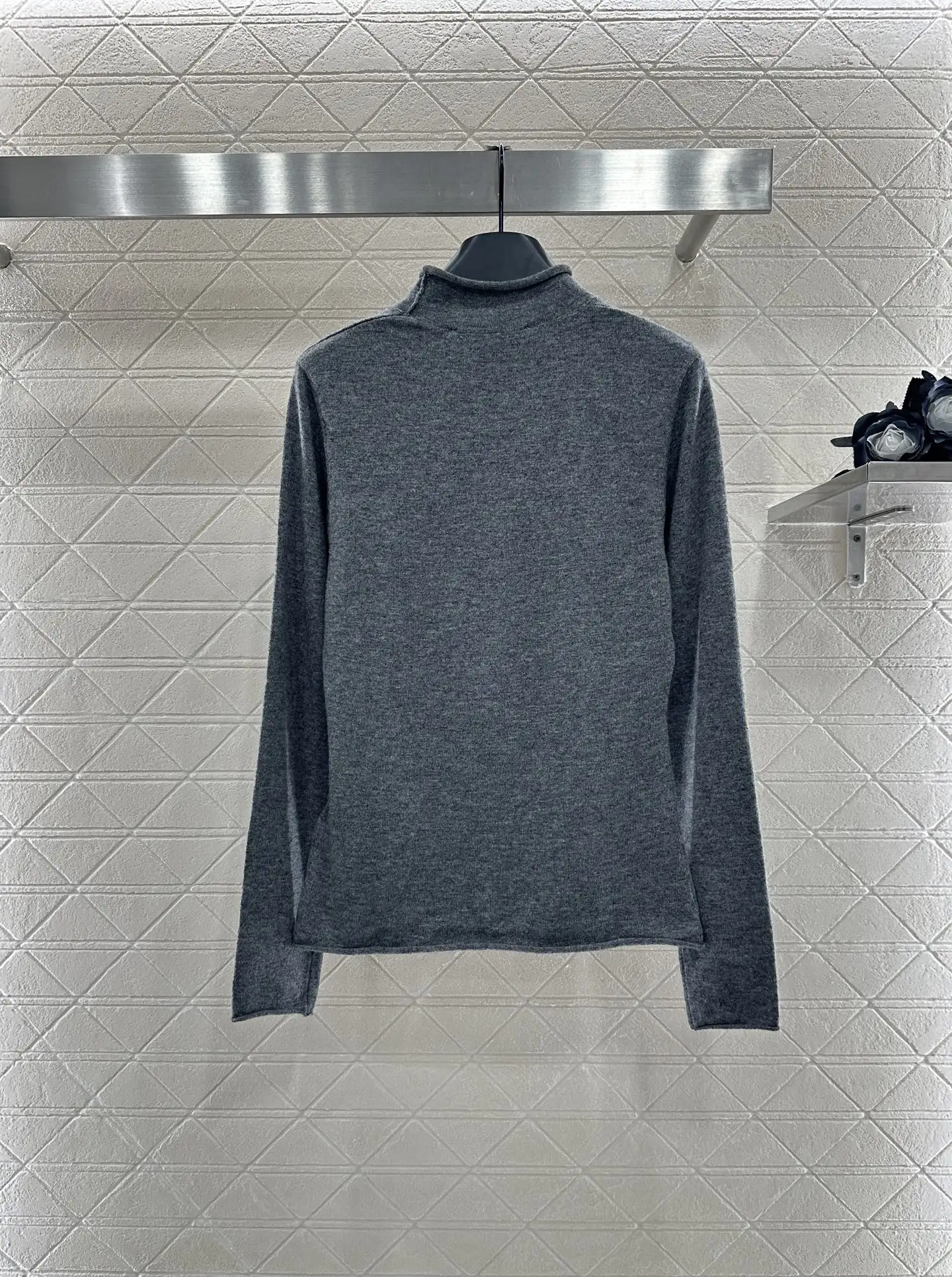 

2025 Autumn New Product Letter Knitted Long Sleeve Top Cashmere Wool Yarn Weaving 457