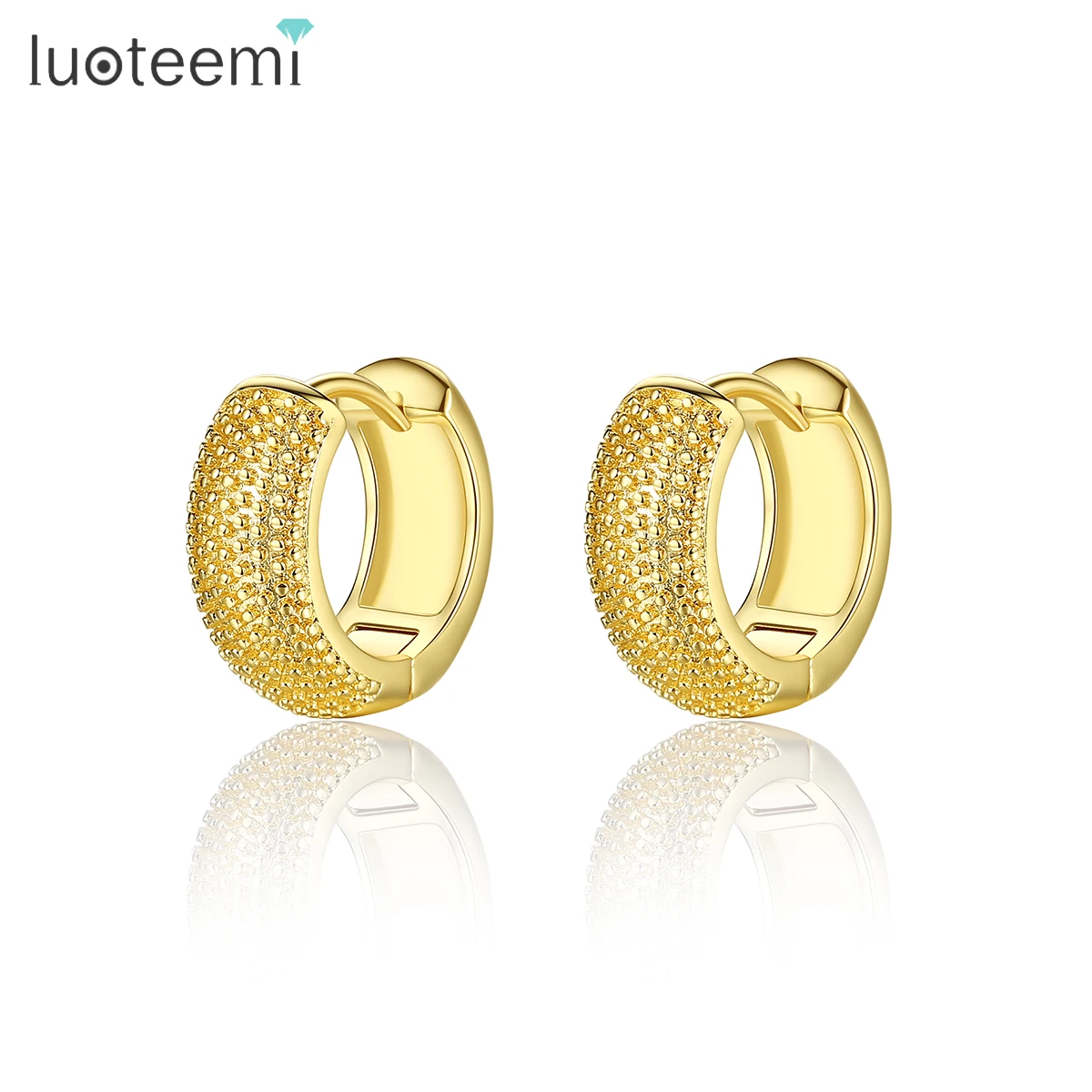 LUOTEEMI Small Round Hoop Earring for Men/Women Shiny Clear Zirconia Simple Stylish Daily Wearable Earring Unisex Fashion Gifts