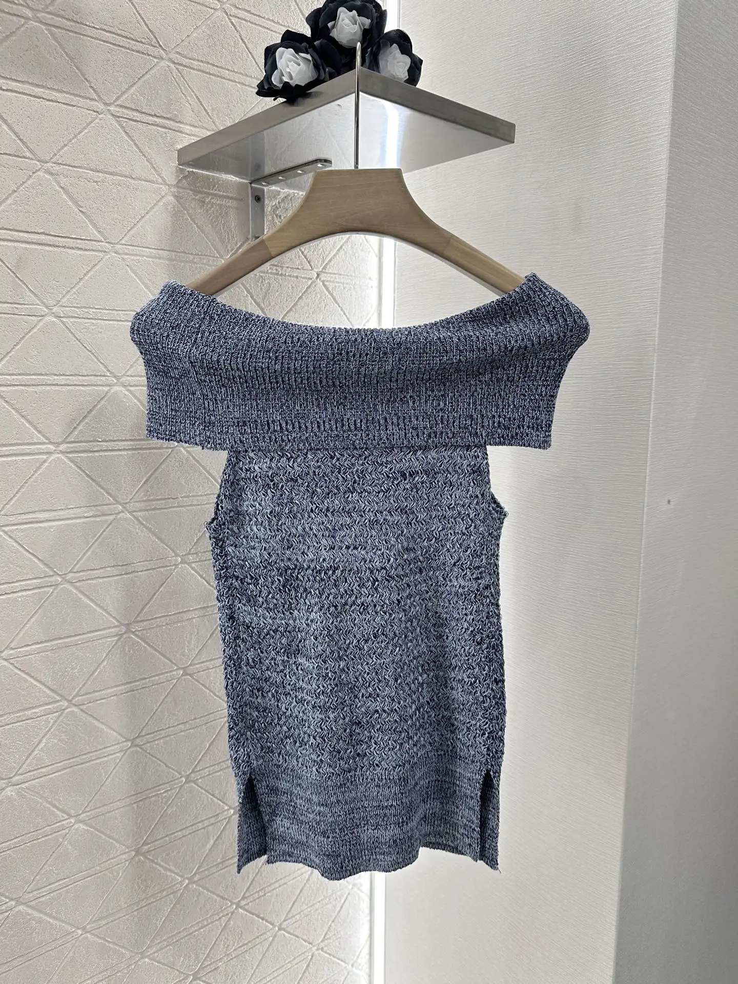 

Elastic comfortable fold fashionable one-shoulder slim hot diamond logo slim fit knitted top for women