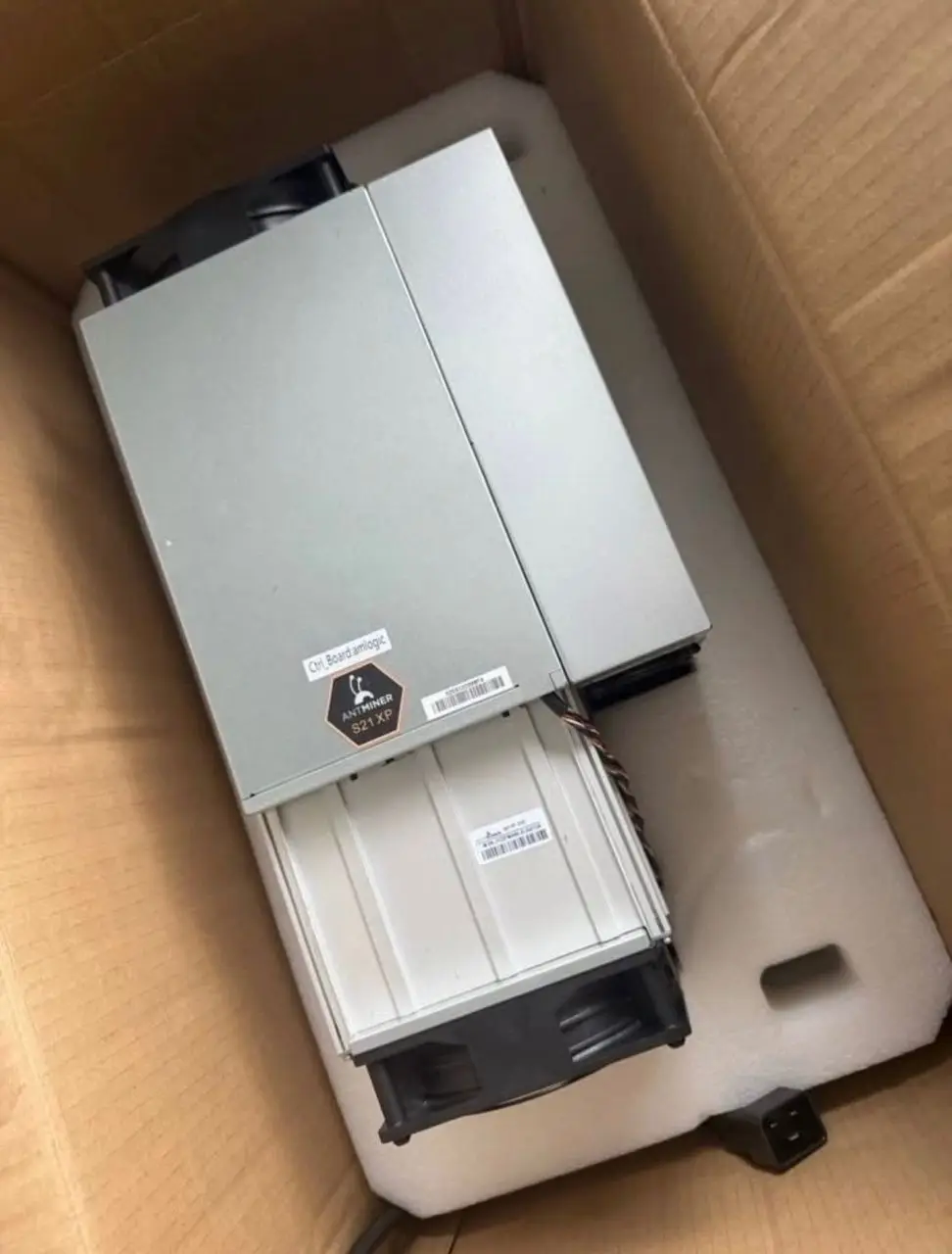 Máquina de Mineração IBM Antminer S21 XP 270T 3650W para Bitcoin, Minerador ASIC