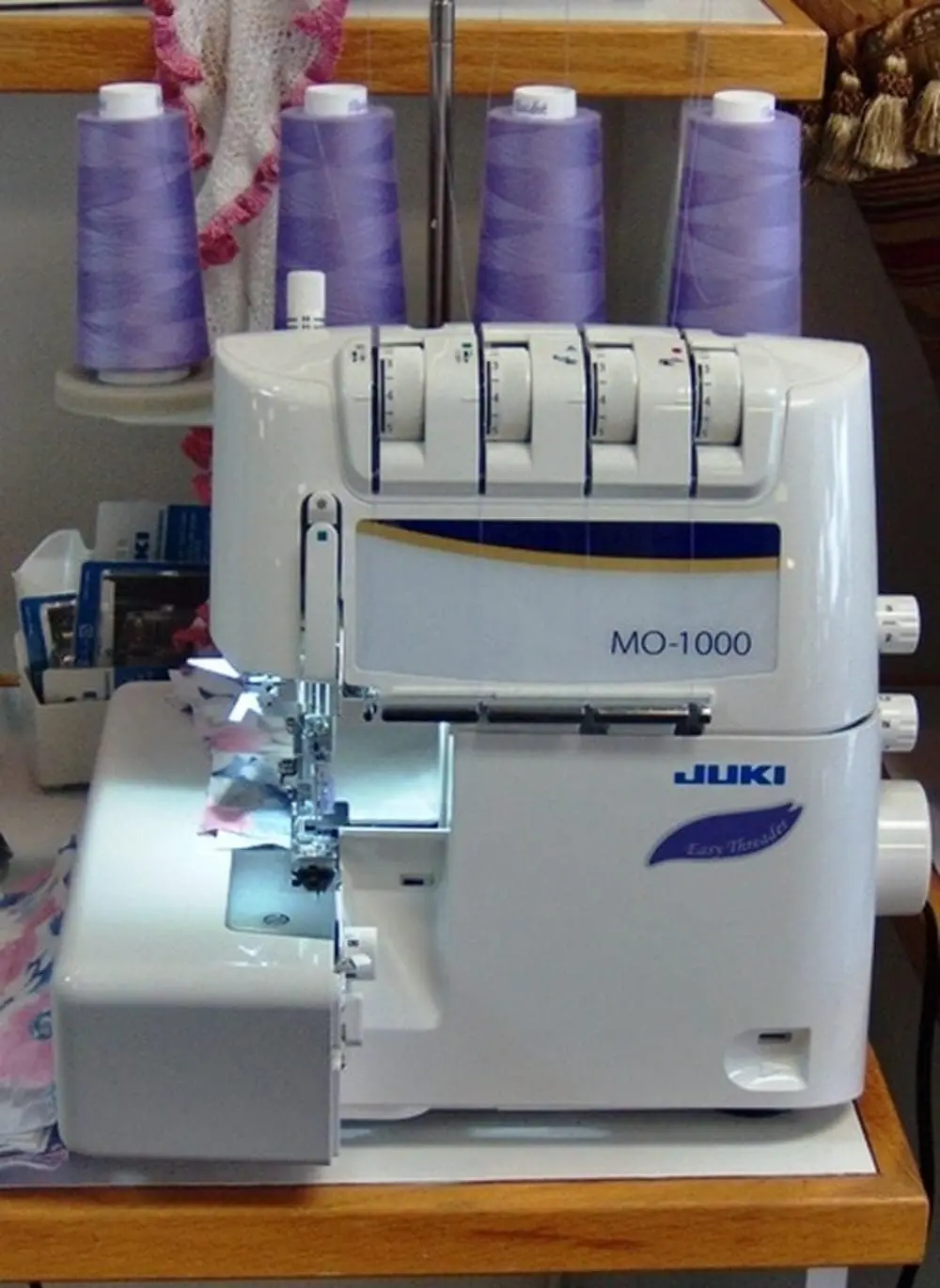 New Arrival Hot Sales Juki MO-1000 Serger, Push Button Jet Air Looper Threader,purple