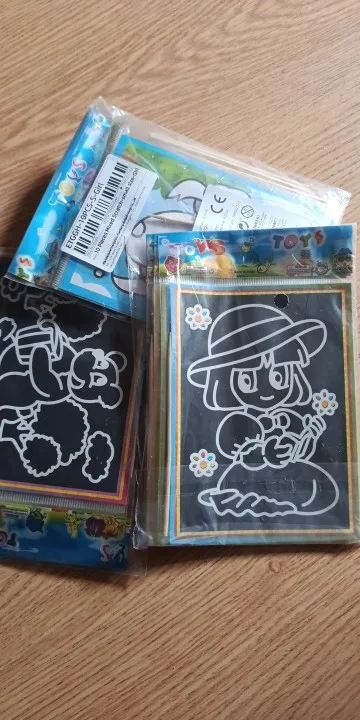 10 pcs 13x 9.8cm Scratch Art Paper Magic Painting Paper with Drawing Stick For Kids Toy Colorful Drawing Toys photo review