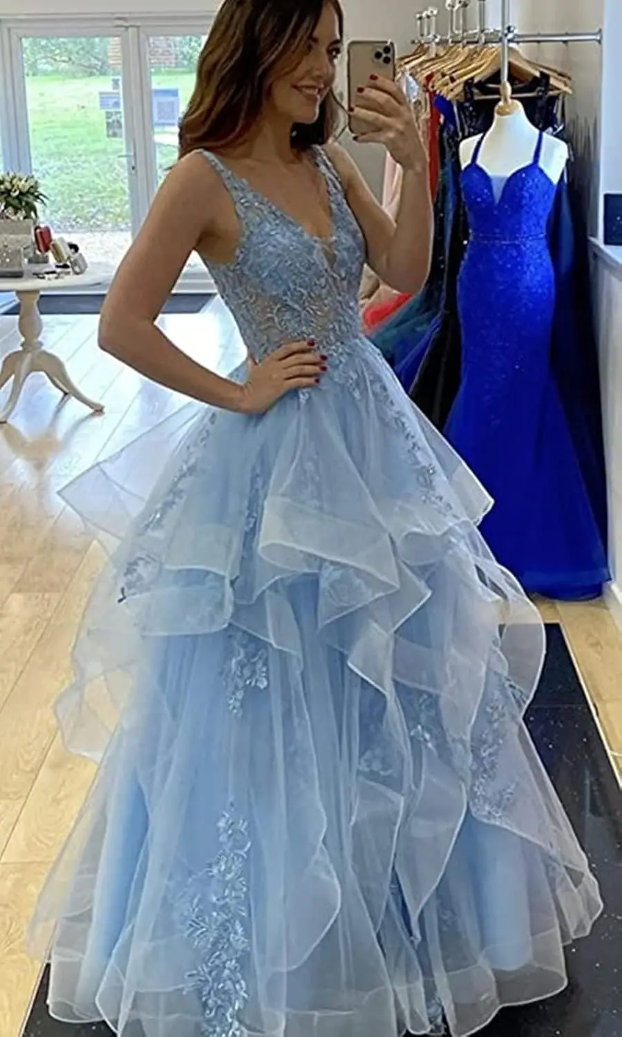 Scollo a V Tulle pizzo Applique principessa abiti da ballo Fluffy Layered Formal Party abito da sera con strati Ball Gown robes de soirée