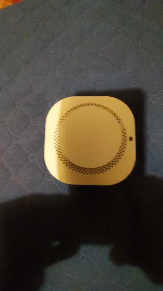 Tuya ZigBee WiFi Smart Smoke Detector Alarm Sensor Home Security Fire Protection For Home Security System Via Smart Life APP photo review