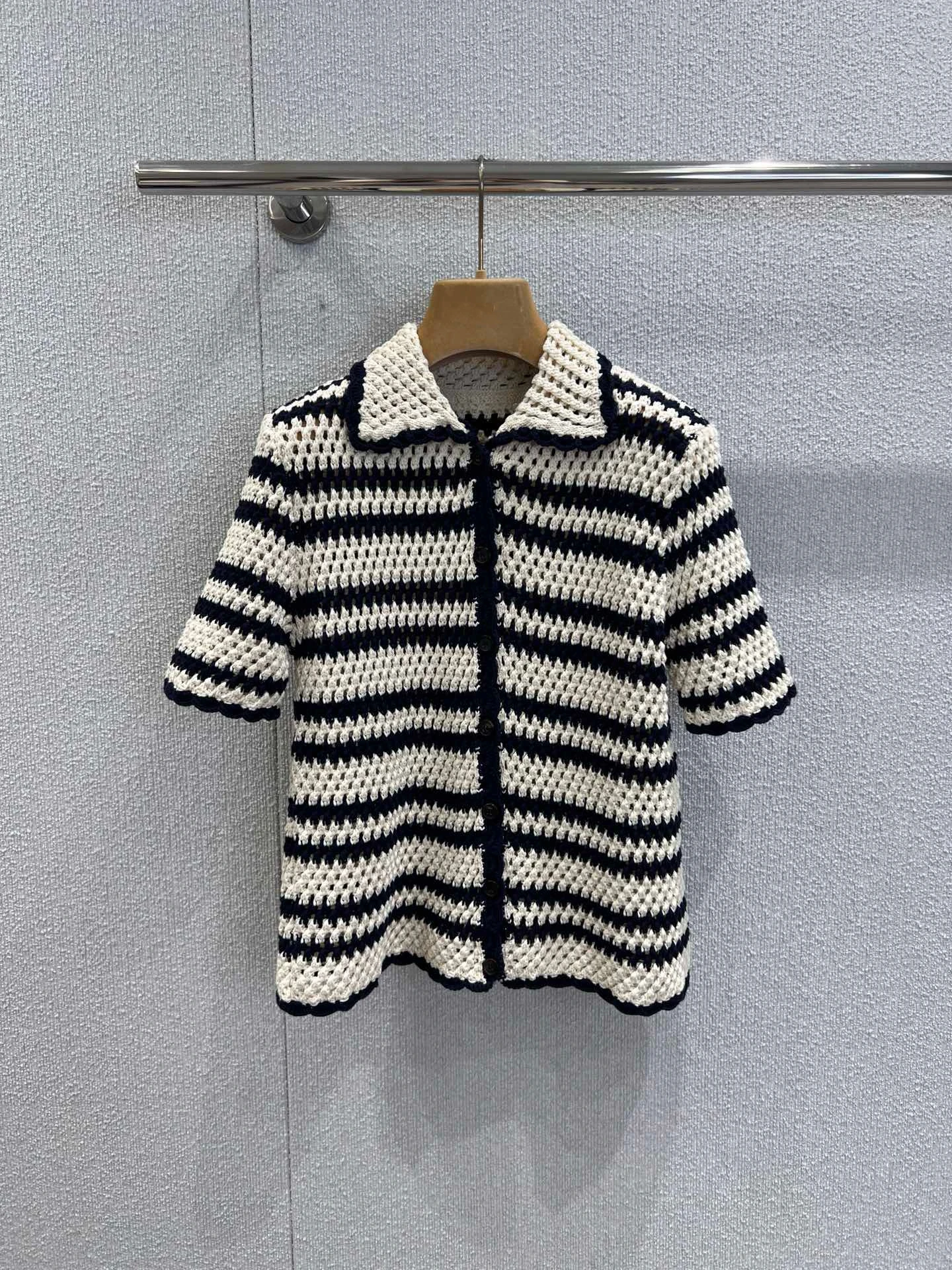 

2025 Spring/Summer New Color Contrast Stripe Hollow Knitted Short Sleeve Cardigan 199