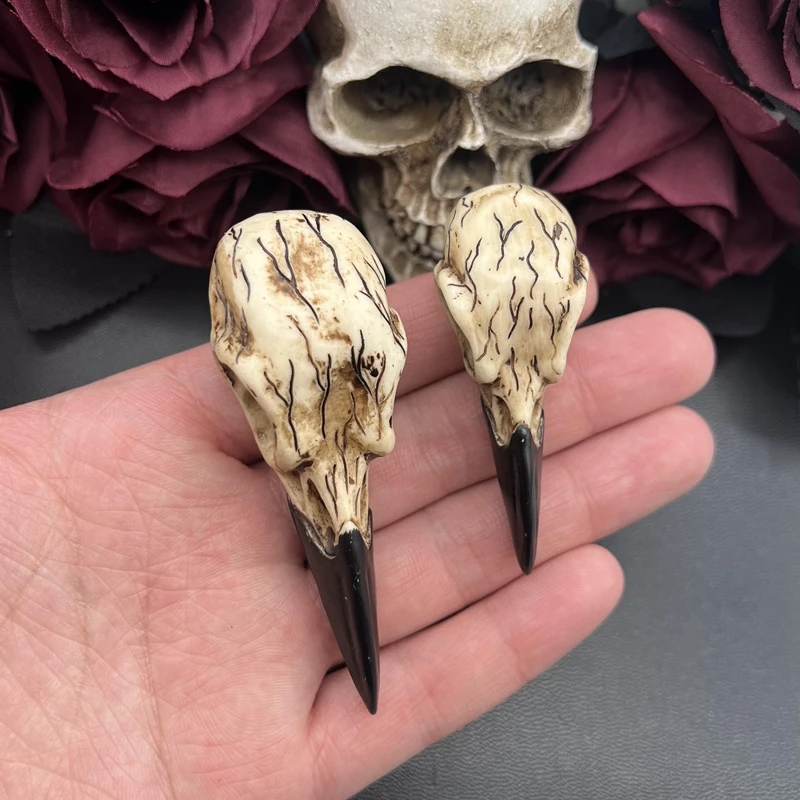Raven Skull Brooch Pin Bird Skull Lapel Pin Resin Cast Skull Bone Jewelry Bird Skull Pin Taxidermy  Knochen Schmuck