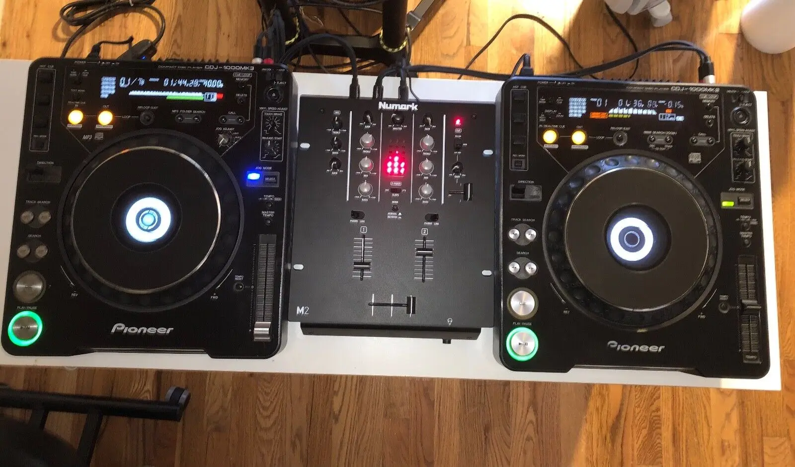 

КАЧЕСТВЕННЫЕ КЛАПАНЫ Pioneer CDJ 1000 mk2 + CDJ 1000MK3 + Numark M2 Scratch DJ-микшер