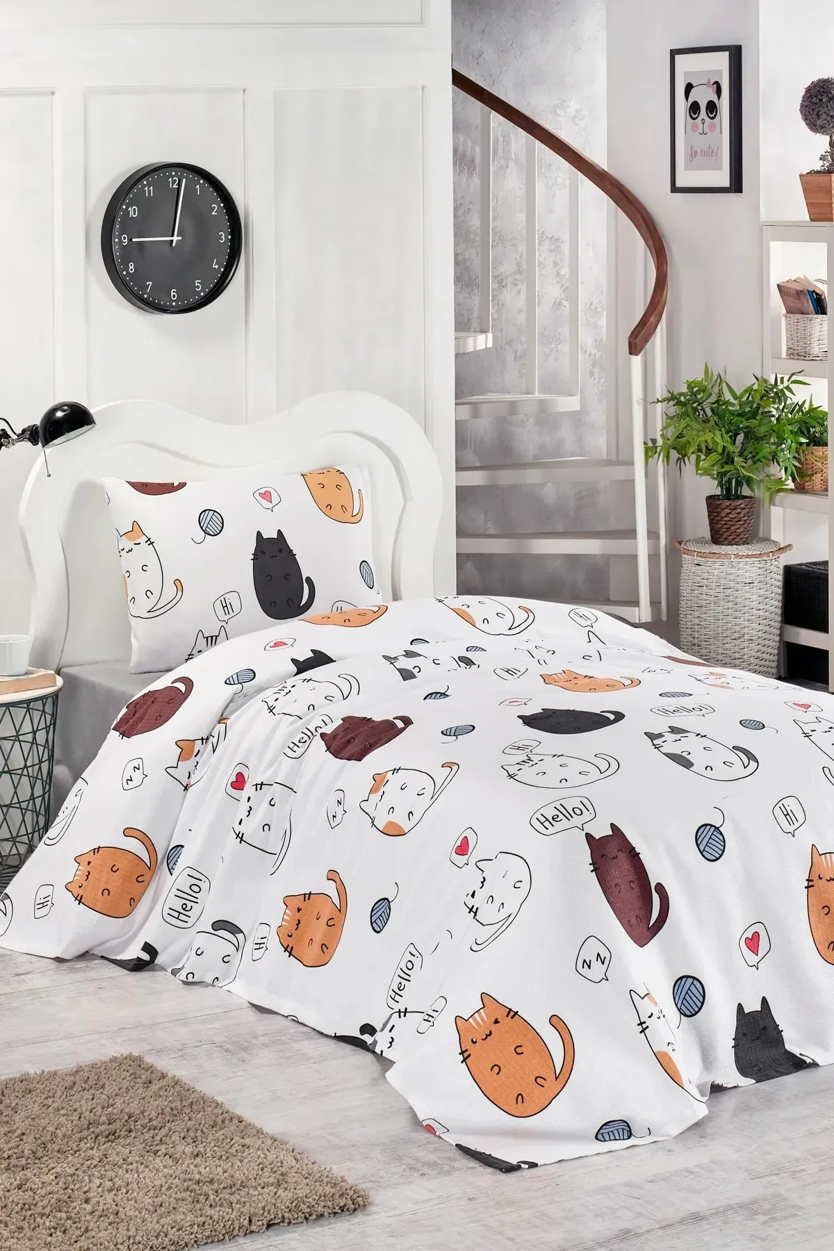 

Faiend Home Printed Pique Set Single HelloCats White, Enjoy Luxurious Comfort. Made of 100% Cotton Yarn.