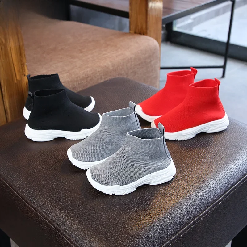 Baskets d'automne et d'été pour enfants, chaussures décontractées, chaussettes respirantes à enfiler, bottes de neige antidérapantes, chaussures de Sport pour garçons et filles