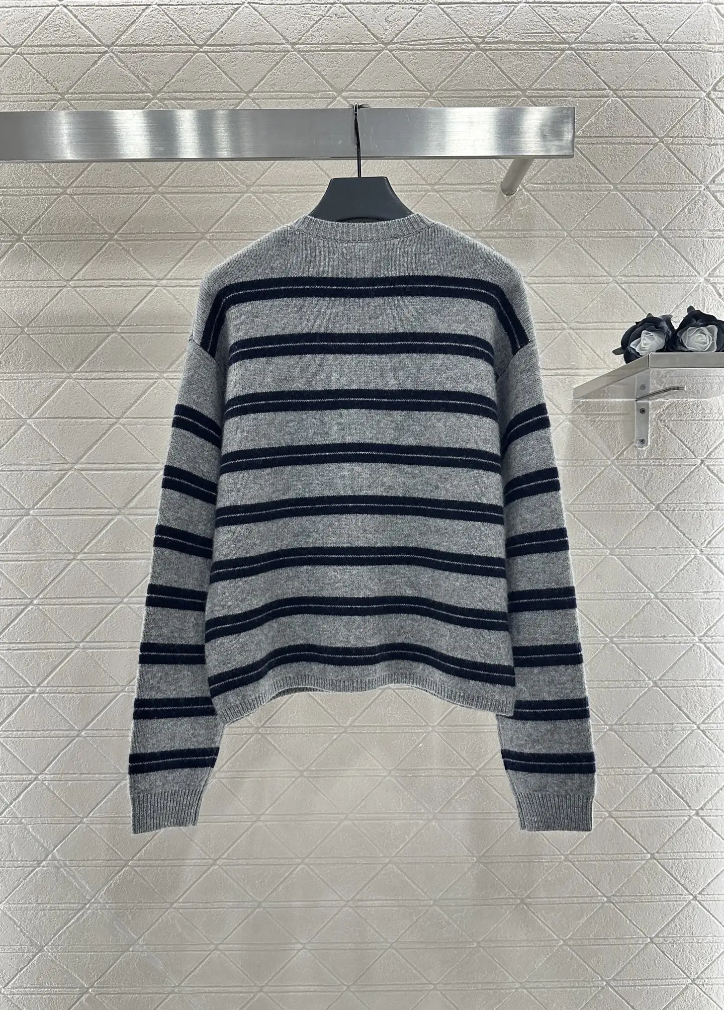 

2025 New Striped Knitted Long Sleeve Cardigan, Cashmere and Wool Yarn Weaving Round Neck Retro Academic Style 392