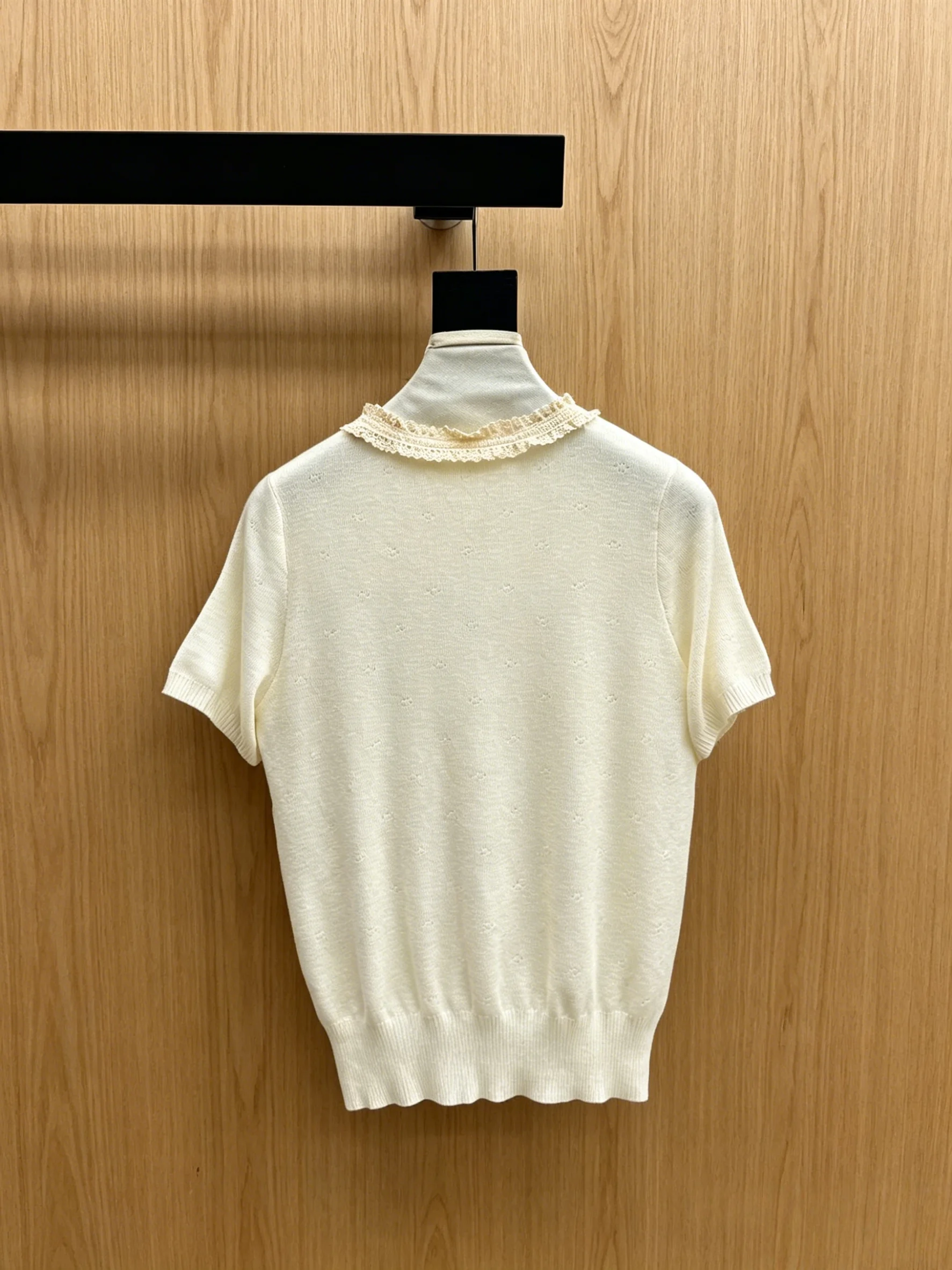 2026 New Style Womens White T-Shirt Sizes M L Slim Fit Lightweight Code 018