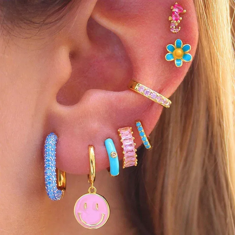 CRMYA Zestaw kolczyków w kolorze złota dla kobiet Kolor emalii i cyrkonii CZ Hoop Stud Smile Dangle Earrings 2022 Party Biżuteria Hurtownia — zdjęcie 2