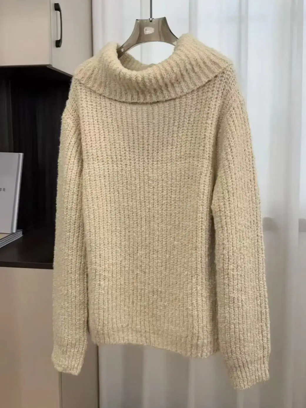 

Элегантный женский вязаный свободный свитер из шелковой шерсти с высоким воротником