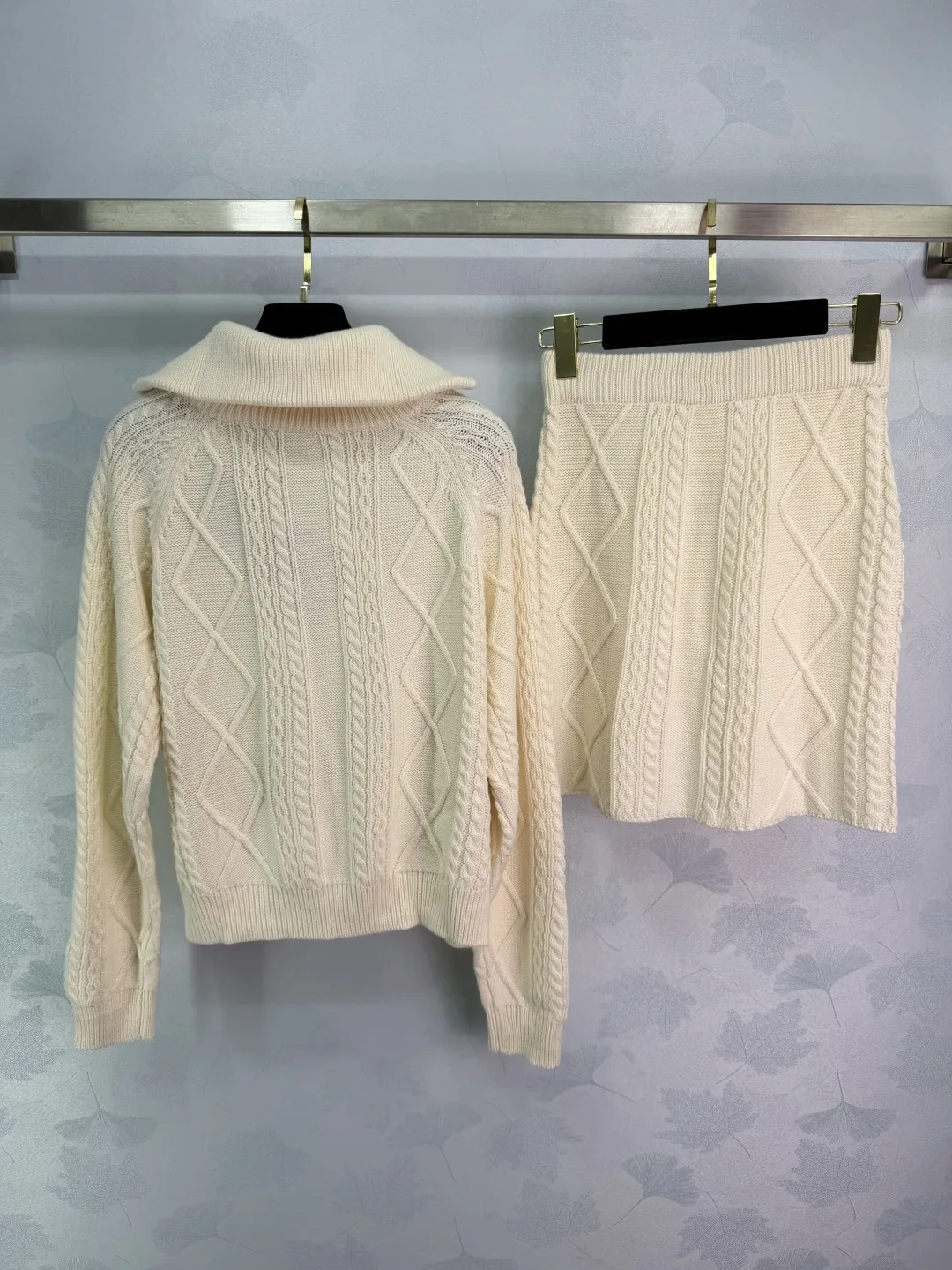 

Женский осенне-зимний новый вязаный свитер с ромбовидной сеткой и лацканами, комплект с полуюбкой, топ с длинными рукавами и лацканами + вязаная полуюбка