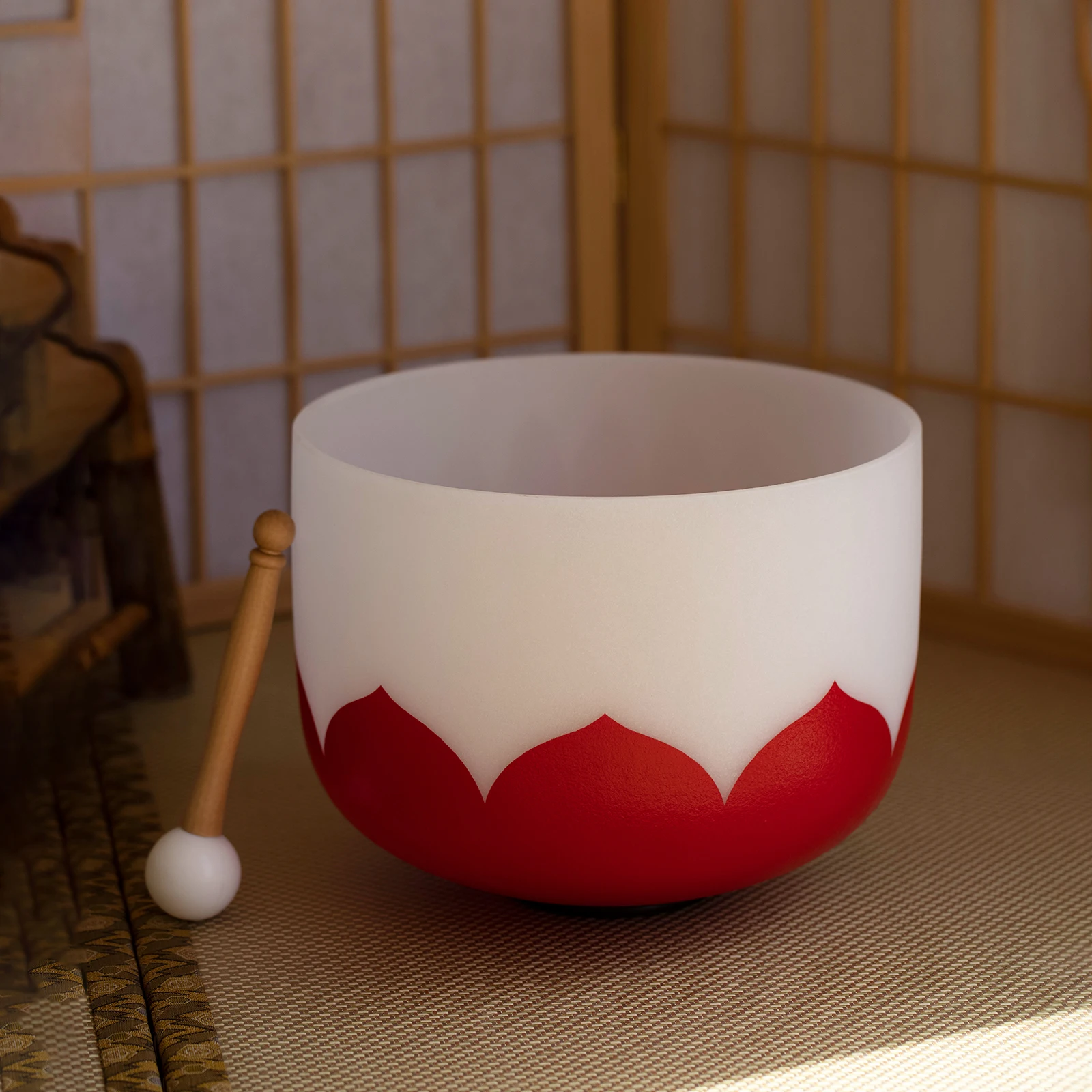 

Хрустальная поющая чаша Lotus C Note, кореневая чакра, матовая кварцевая звуковая чаша, 8 дюймов