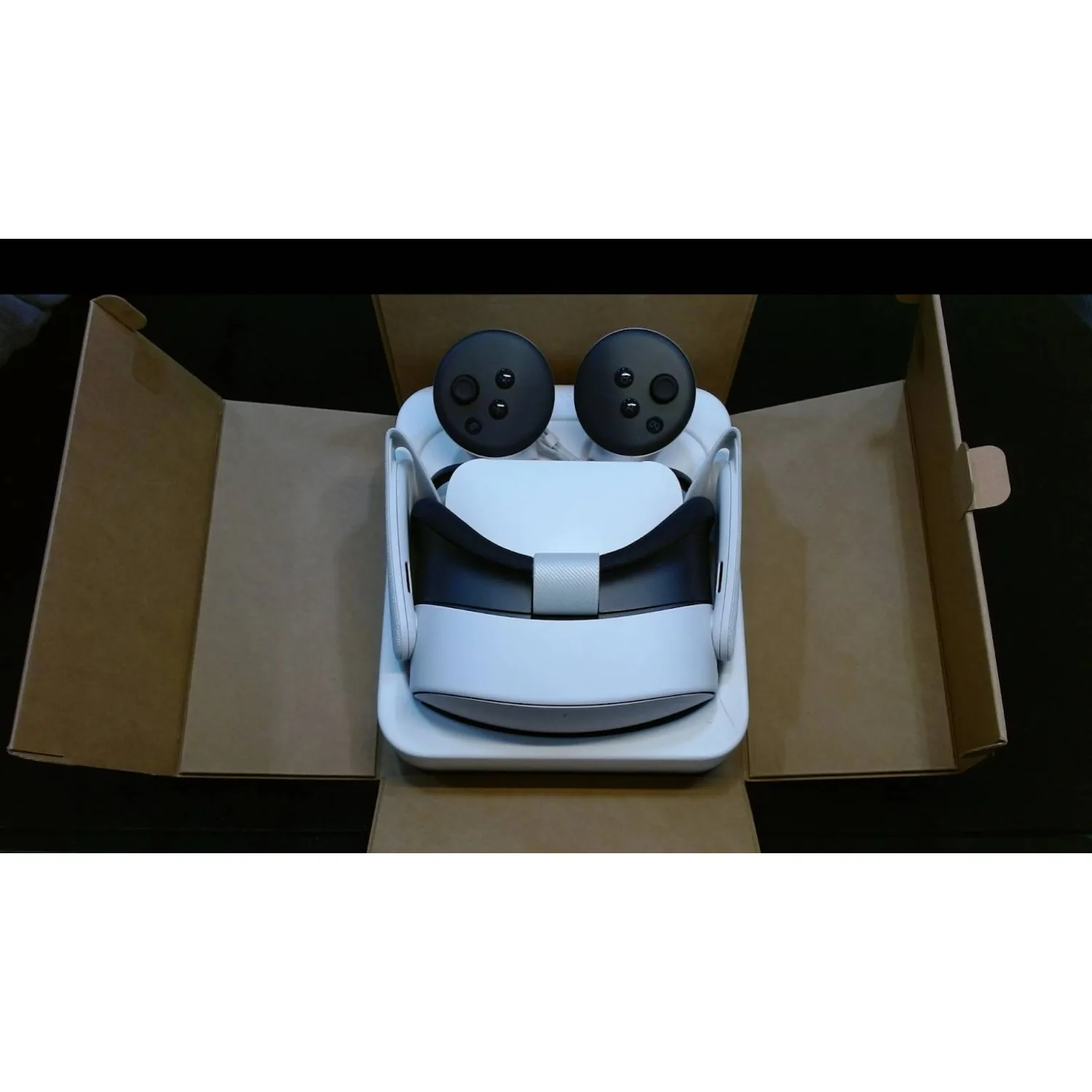 Oculus Quest 3S 256GB Mixed Reality Headset, All-in-One VR/MR System, Unreal Experiences