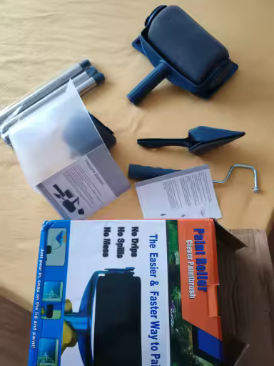 Cliente mostrando el set de rodillos PaintMax
