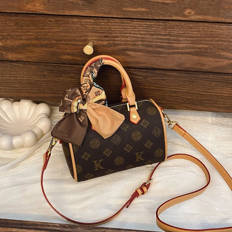 

Spring Summer New High-End Feelprinting Vintage Large Capacity Pillow Bag Fashionable Simple Commuting Crossbody Women's Ba