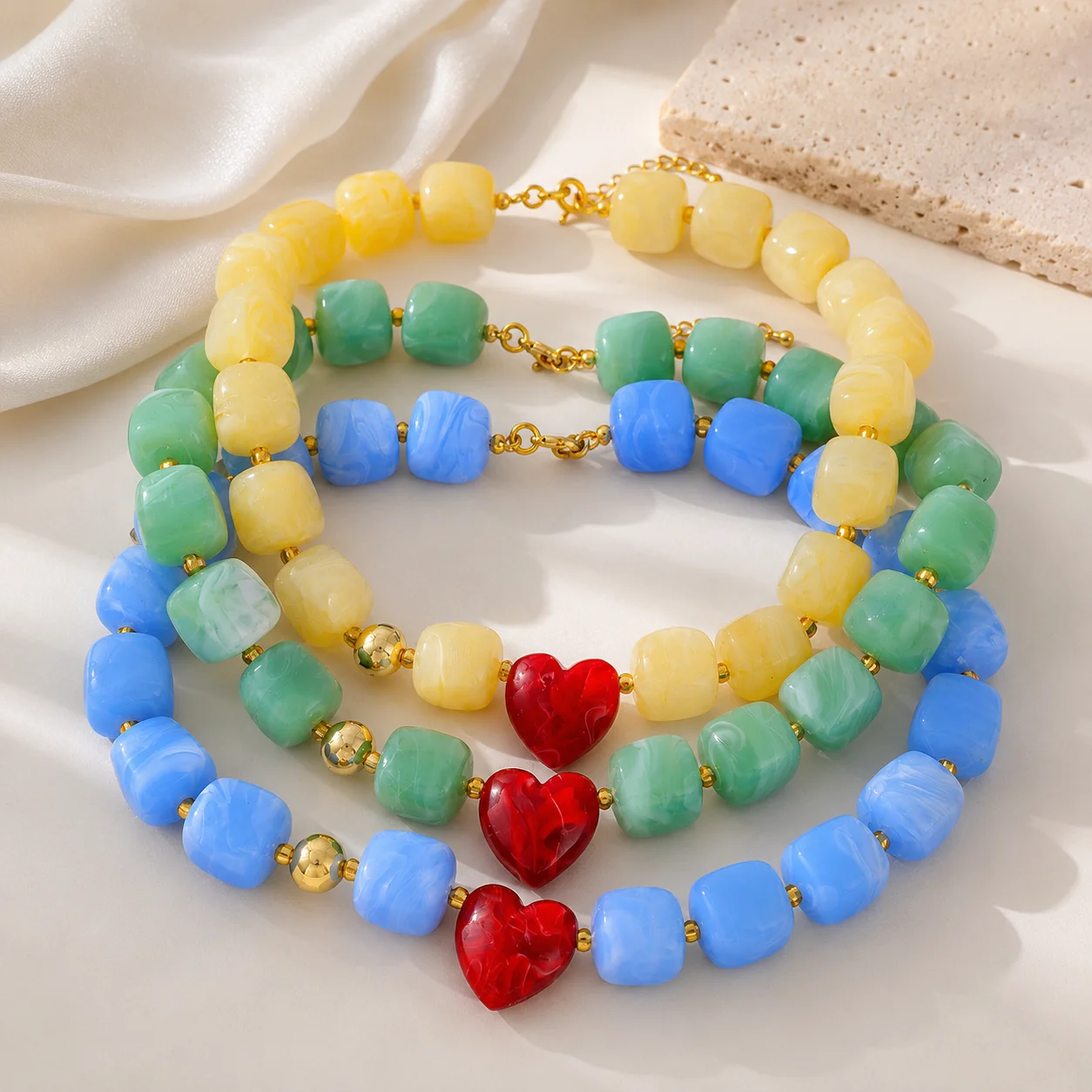 Bohemian Colorful Rectangle Beaded Necklace for Women Fashion Resin Chunky Heart Pendant Necklaces Statement Summer Jewelry Gift