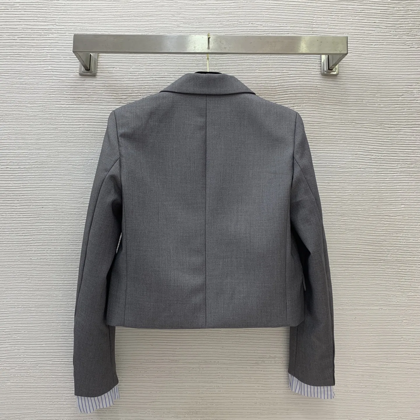 

Новинка 2023 года, костюм, комплект с юбкой, клетчатые пуговицы, карманы, модный универсальный утягивающий фигуру, весна-лето