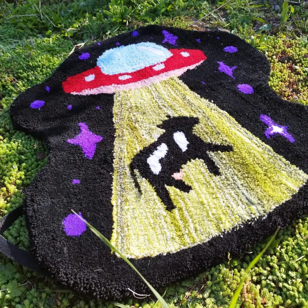 Alien Spaceship UFO Takes Away Animals Rug Printing Technology Simple Housewarming Gift Handmade Non-Slip Decorative Carpet