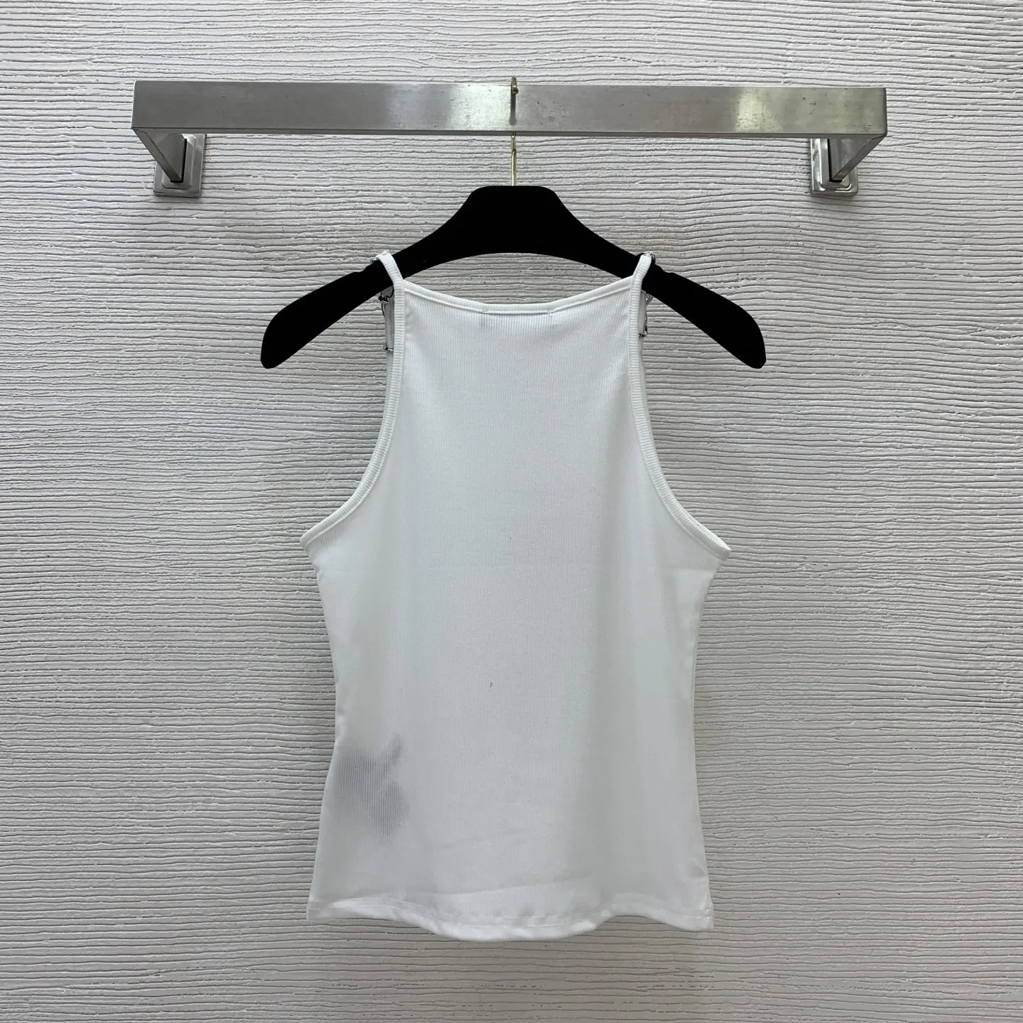 

High quality spring and summer women's chain shoulder strap decoration, slim fit and slimming camisole vest top HL022