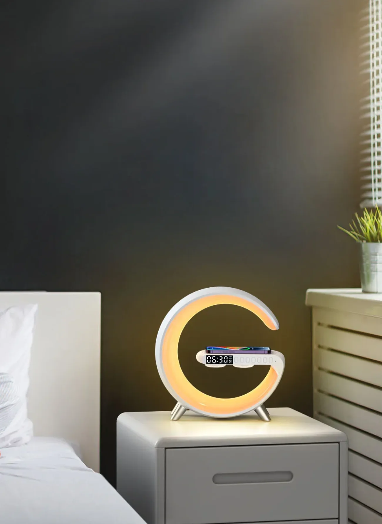 Alto Falante G Speaker Smart Station Luminária Caixa De Som E Carregador Por Indução Modelo Novo