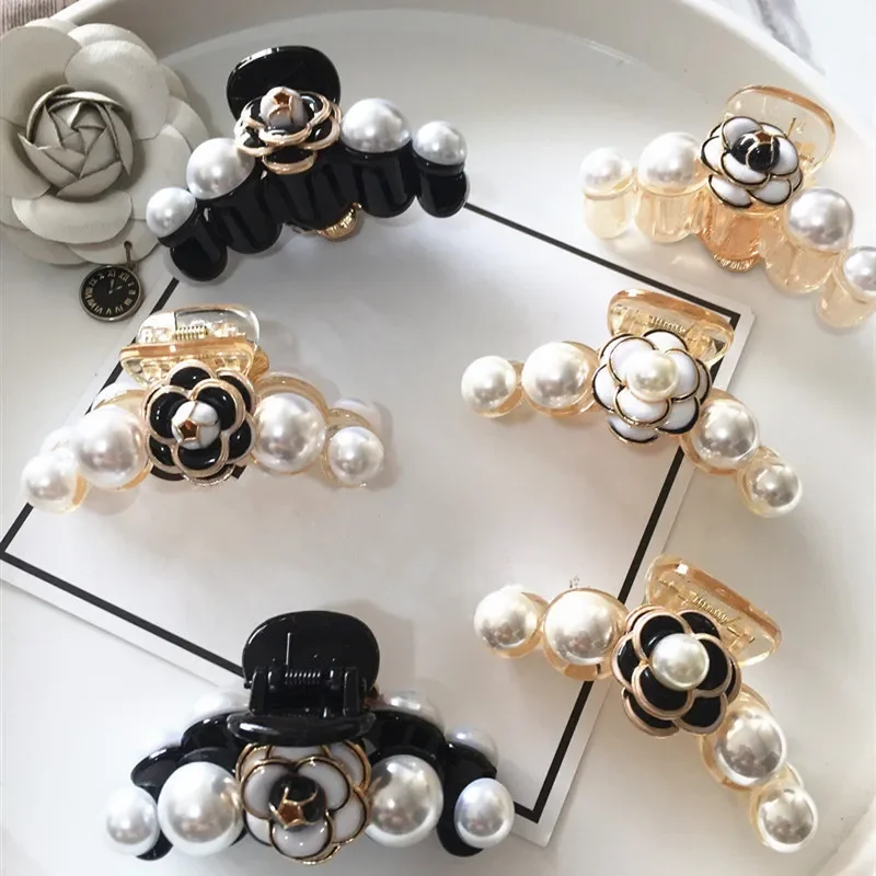Eleganckie kamelii perłowe spinki do włosów spinki do włosów dla kobiet 2024 kwiat róży Rhinestone akrylowe akcesoria do włosów zacisk hurtownia — zdjęcie 2