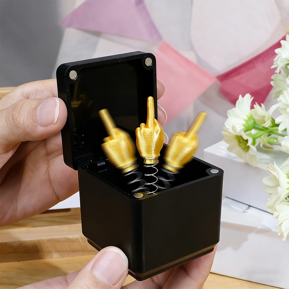 1pc Out of the box pop-up Middle Finger Gift Box, Middle Finger In Box Box Funny Creative Gifts Office Desk Decoration Home Deco