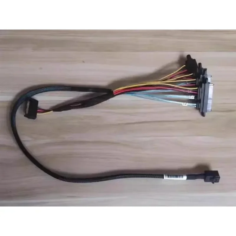 Kabel do transmisji danych dysku twardego 12G MINI SAS SFF-8643 do 8482 (4SAS) 1/4 RAID — zdjęcie produktu 5