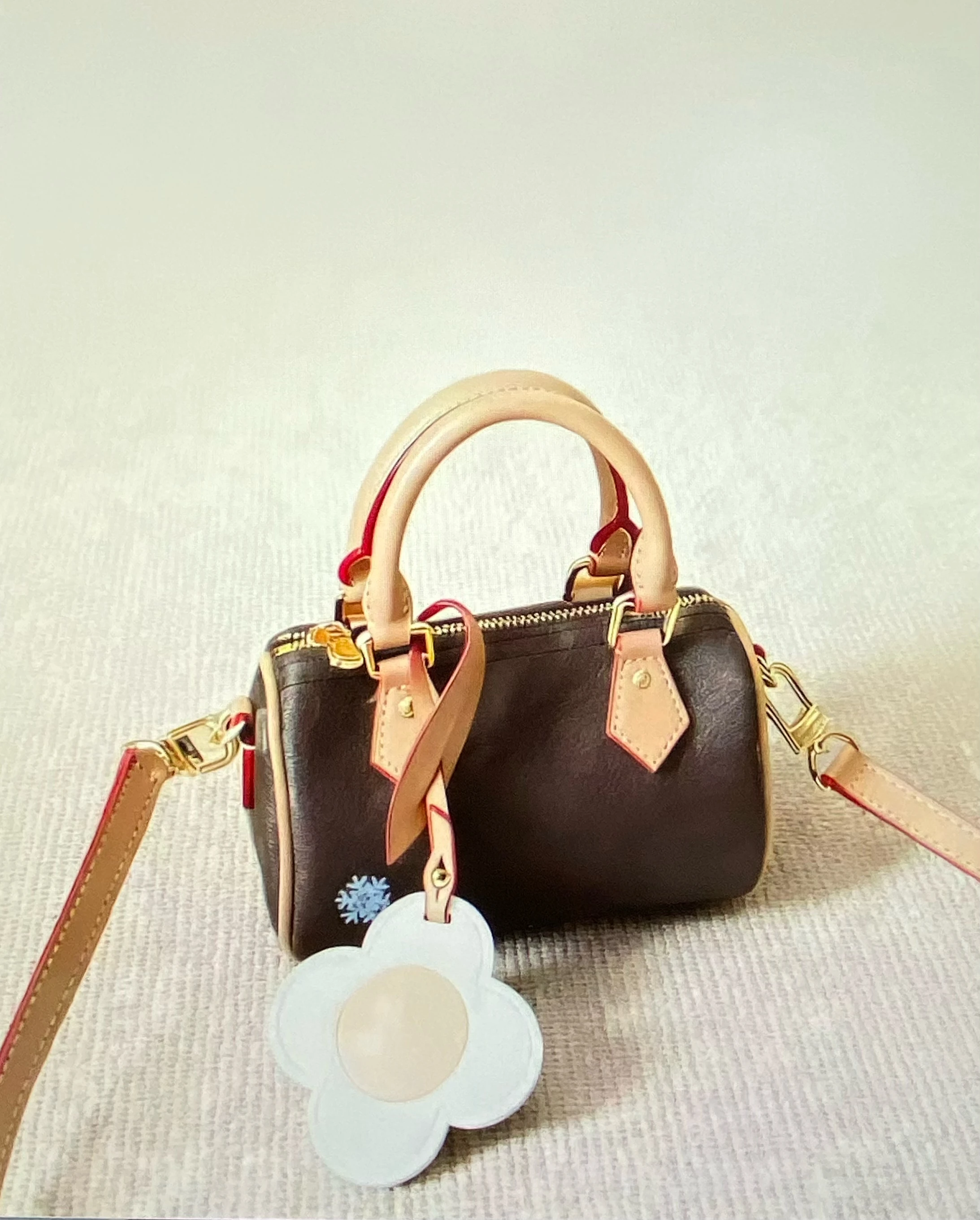 

2025 Winter New Cute Snowflake Pattern Women's Canvas Handbag with Flower Charm Fashion Mini Shoulder Crossbody Bag (Size: 16cm)