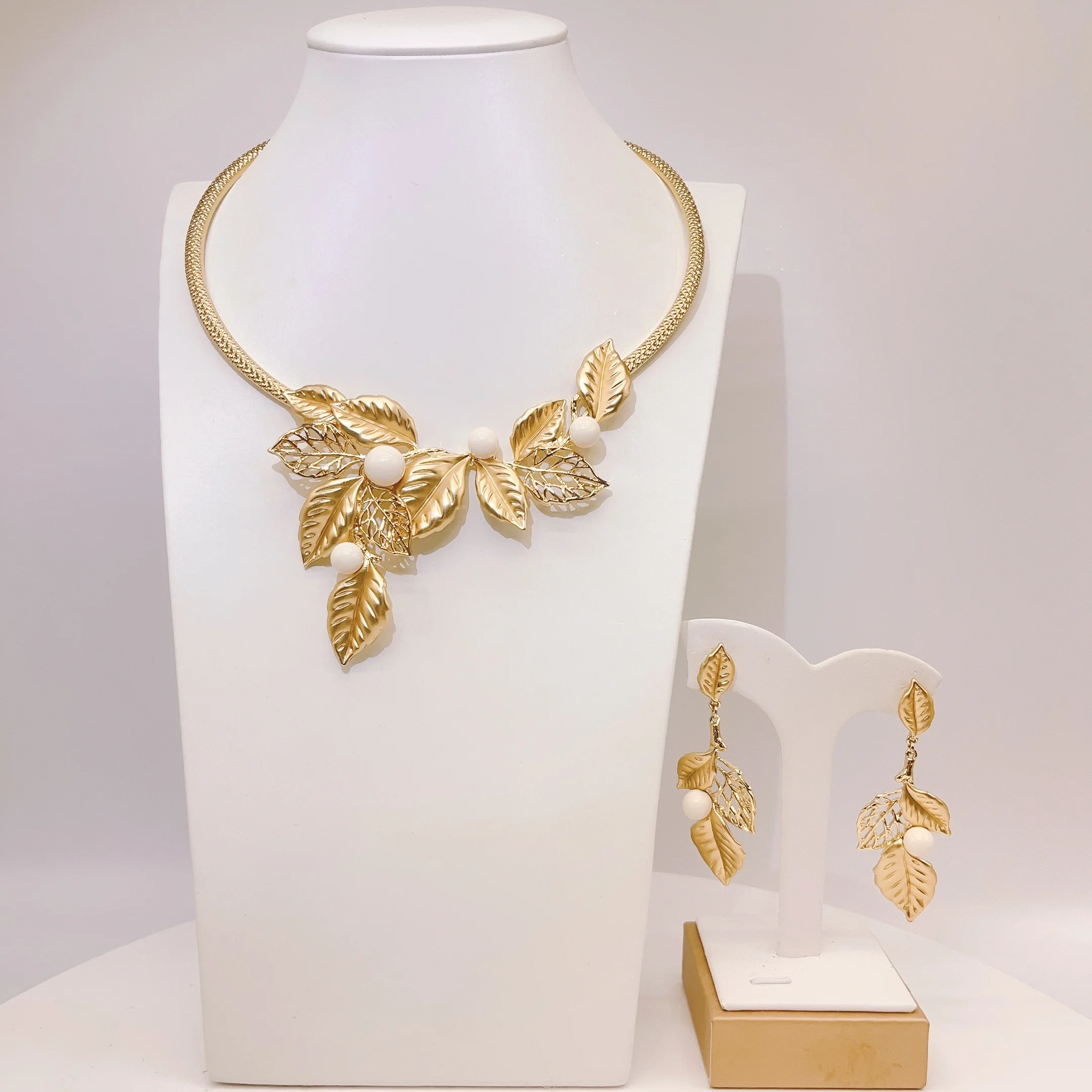 Yulaili Hollow Leaf Pearl Jewelry Set Gold Plated Alloy Nigerian Dubai Wedding Party Necklace Earrings HV0058