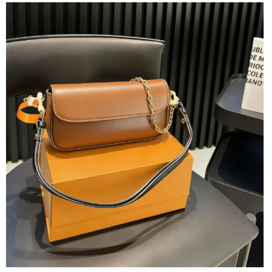 

New Size 22.5CM Fashion Versatile Letter Print Underarm Bag Diagonal Span Bag No Box