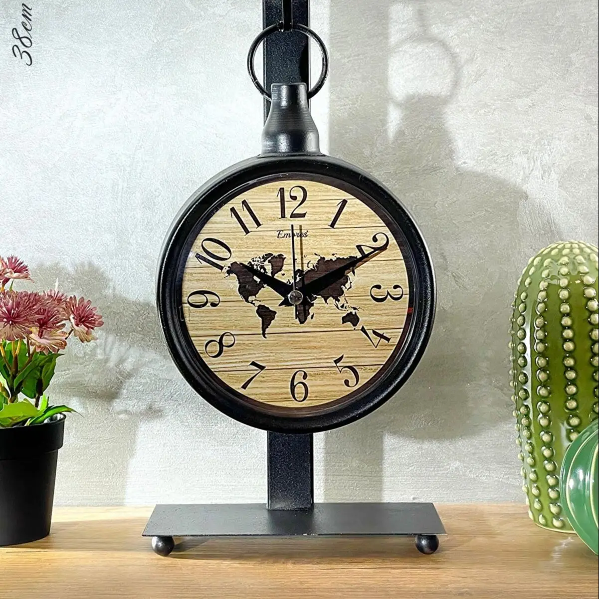 

Decorative Retro Style Metal Desk Clock Home Office Study Room Special Design Quiet Flowing Desk Clock and World Map Decoration