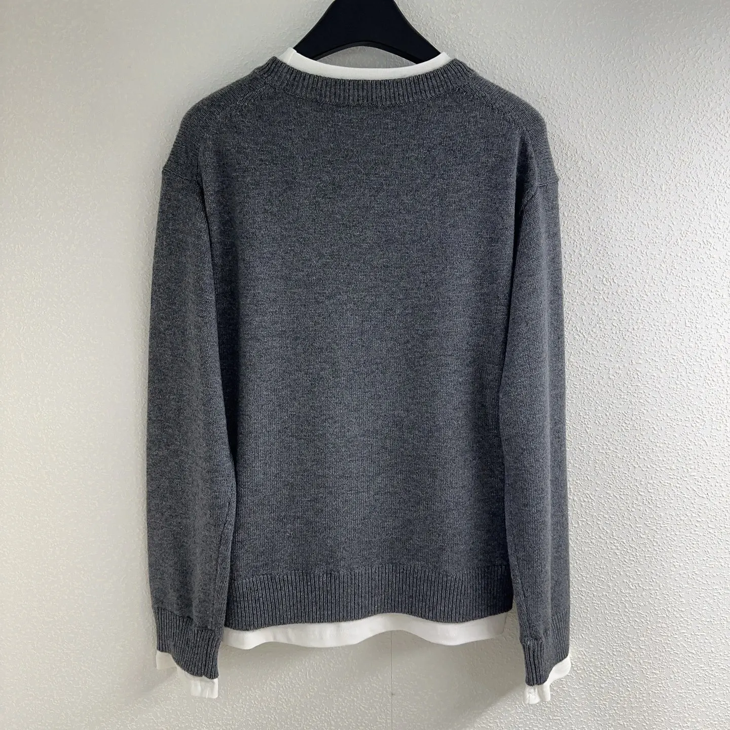 

Early Autumn New Women's Round Neck Splicing Fake Two-piece Pullover Long-sleeved Sweater