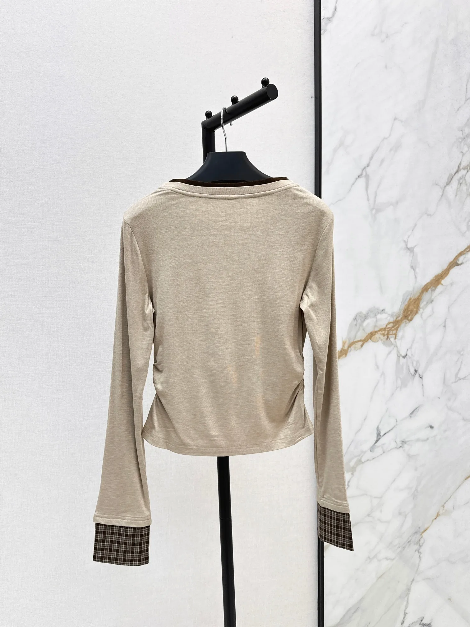 

2025 Early Autumn New Round Neck Splicing Slim Fit Versatile Top Long Sleeve Base T-shirt 17