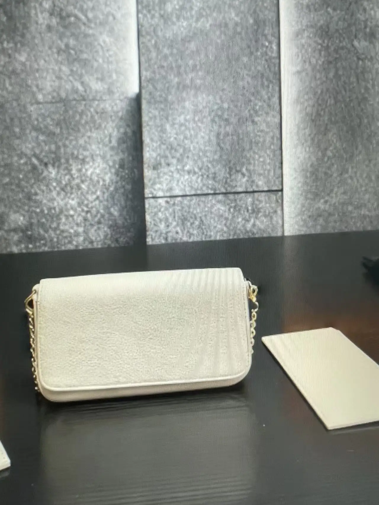 

2025 Новый дизайн, женская модная сумка на цепочке 21*12 см