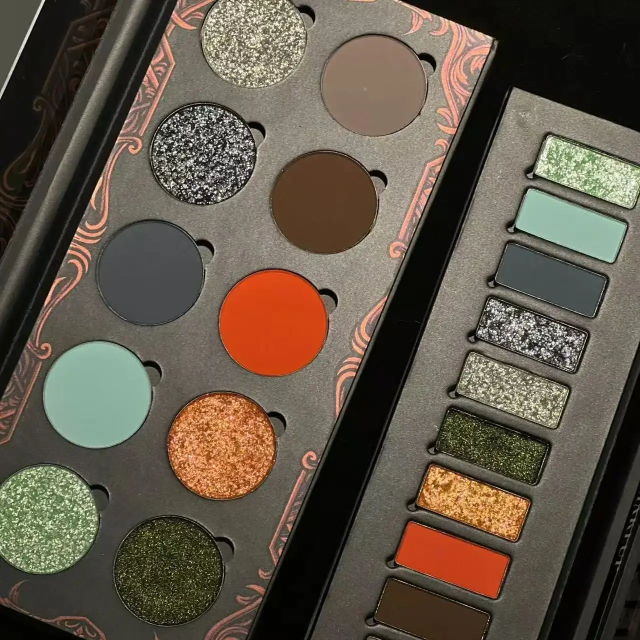 Shellwe Makeup  Co branded Series Nocturnal Flame Night Flame Eye Shadow Disk Chameleon Gothic Eyeshadow