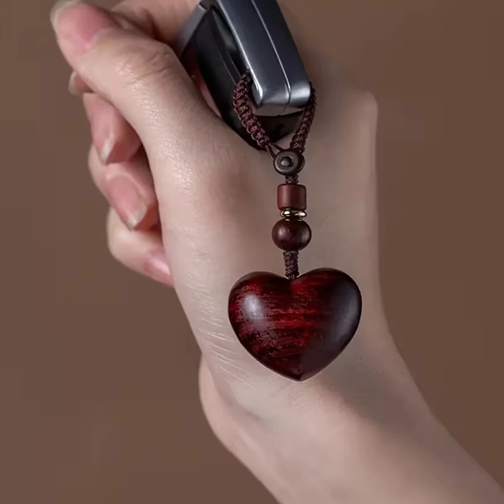 Handmade Sandalwood Heart-Shaped Keychain, Wooden Car Keychain for Couples, Perfect Gift for Both Men and Women, Ideal Choice for Christmas or Valentine's Day