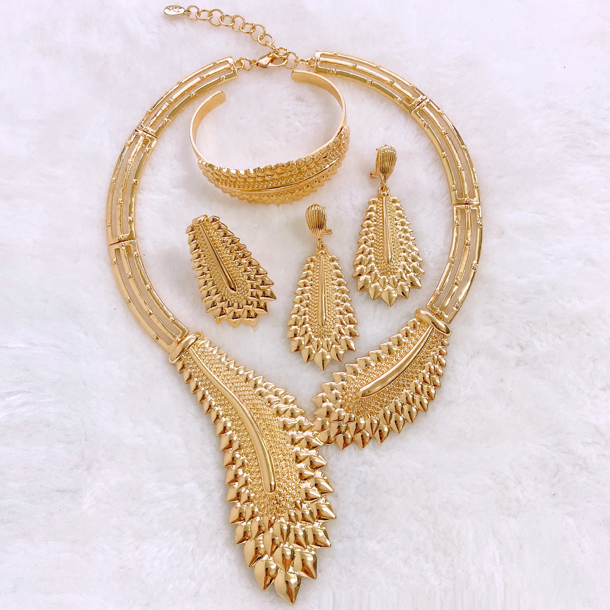 Dubai Gold Plated Jewelry Sets For Women Brazilian Original Fashion Trend Earrings Rings Wedding Banquet Jewelry Sets