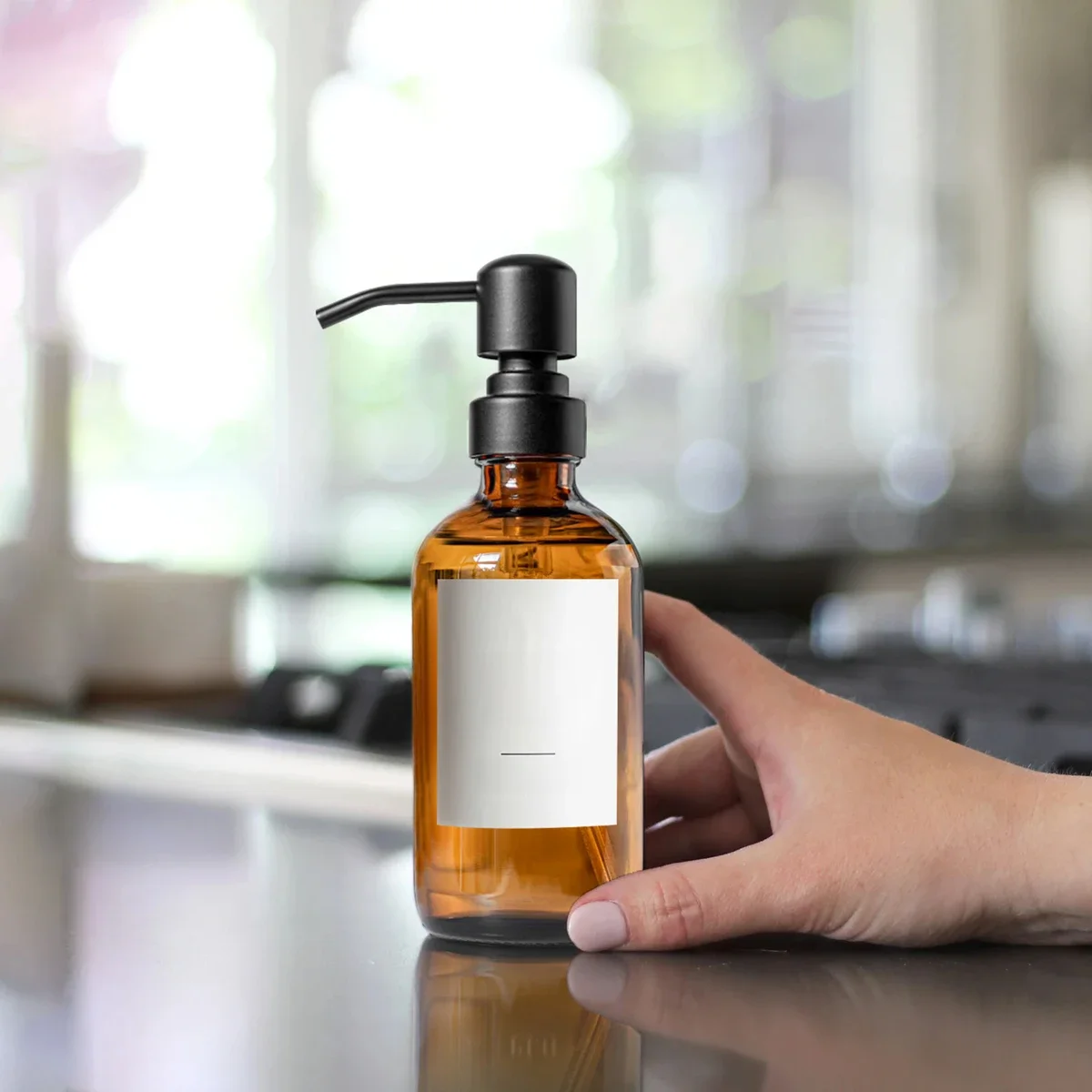 Glazen vloeibare zeepdispenser met zwarte pomp, Navulbare wandgemonteerde handzeep dispenser fles voor badkamer, 2 stuks 250 ml - afbeelding 2