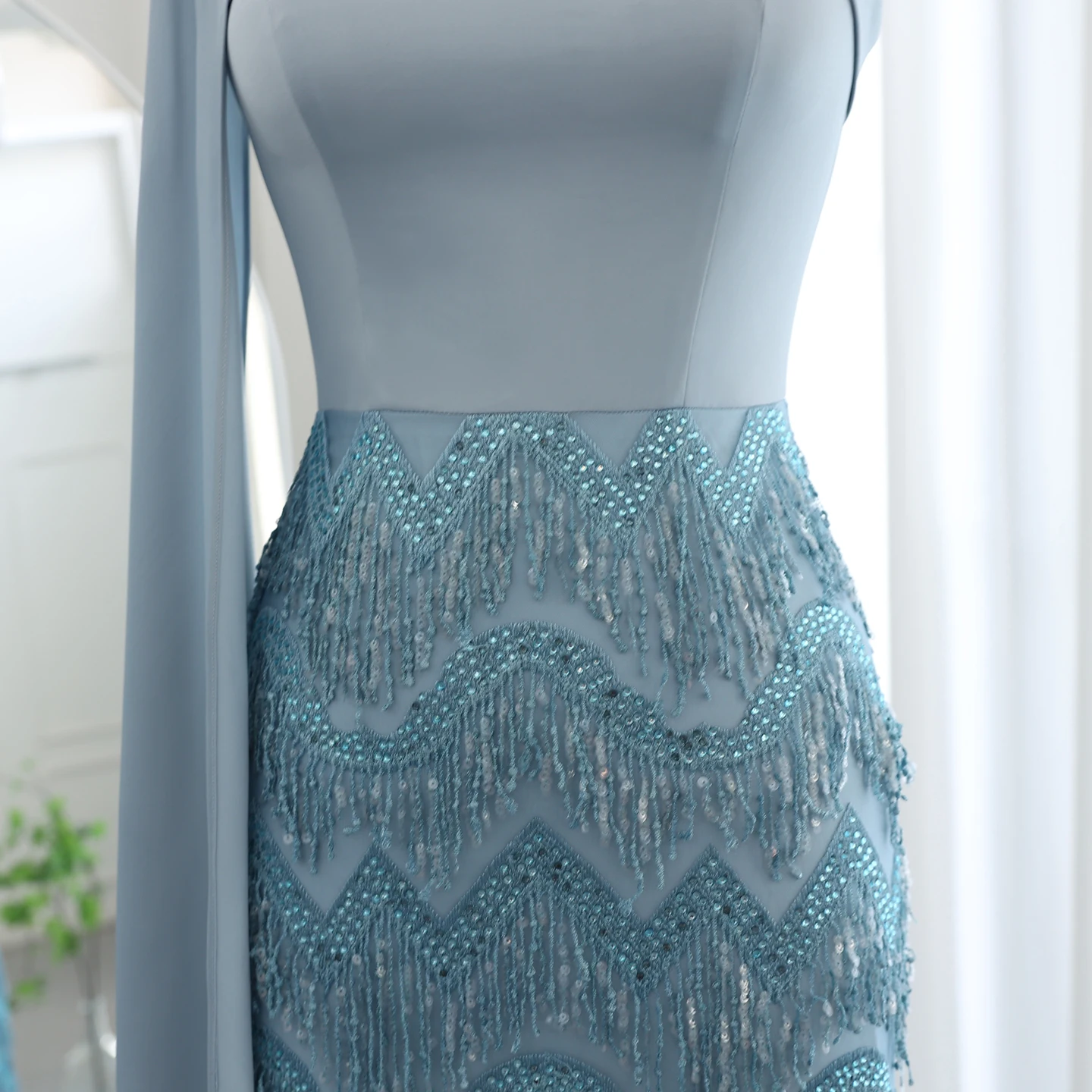 Sharon Said Dubai Blaues Zweiteiliges Abendkleid, Luxuriöses Hochgeschlossenes Perlenbesetztes Quastenkleid, Formelle Damen-Ballkleider SS143, Maßanfertigung – Detail 9